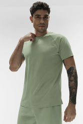 ALO Vapor Crewneck Short Sleeve - Dune Grass