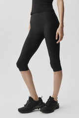 Airlift High-Waist Sleek Capri - Black