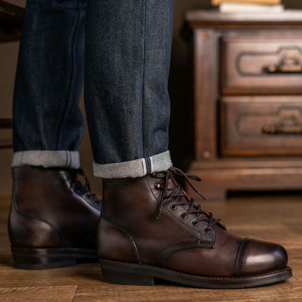 S Heritage Captain | Mustang