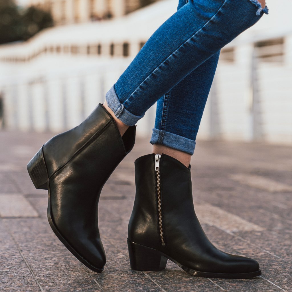 S Country | Black