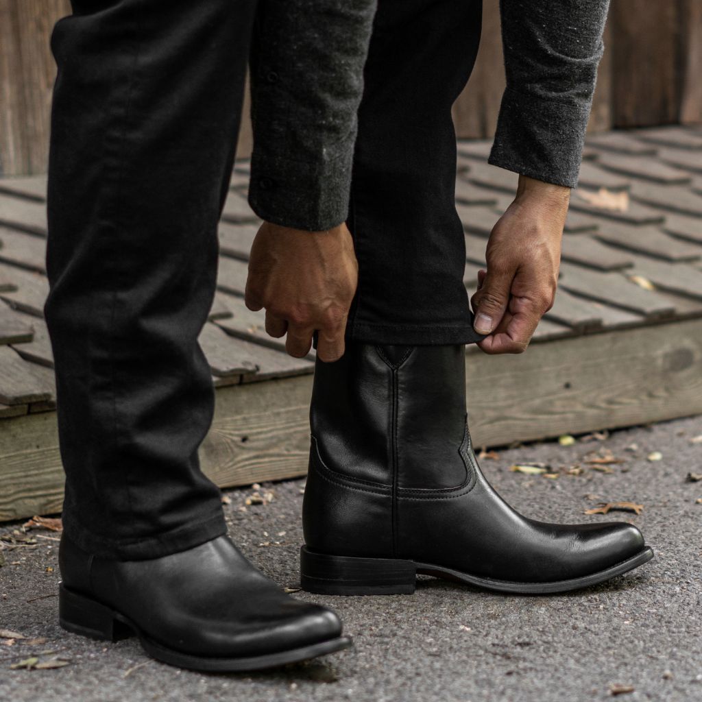W Frontier | Black