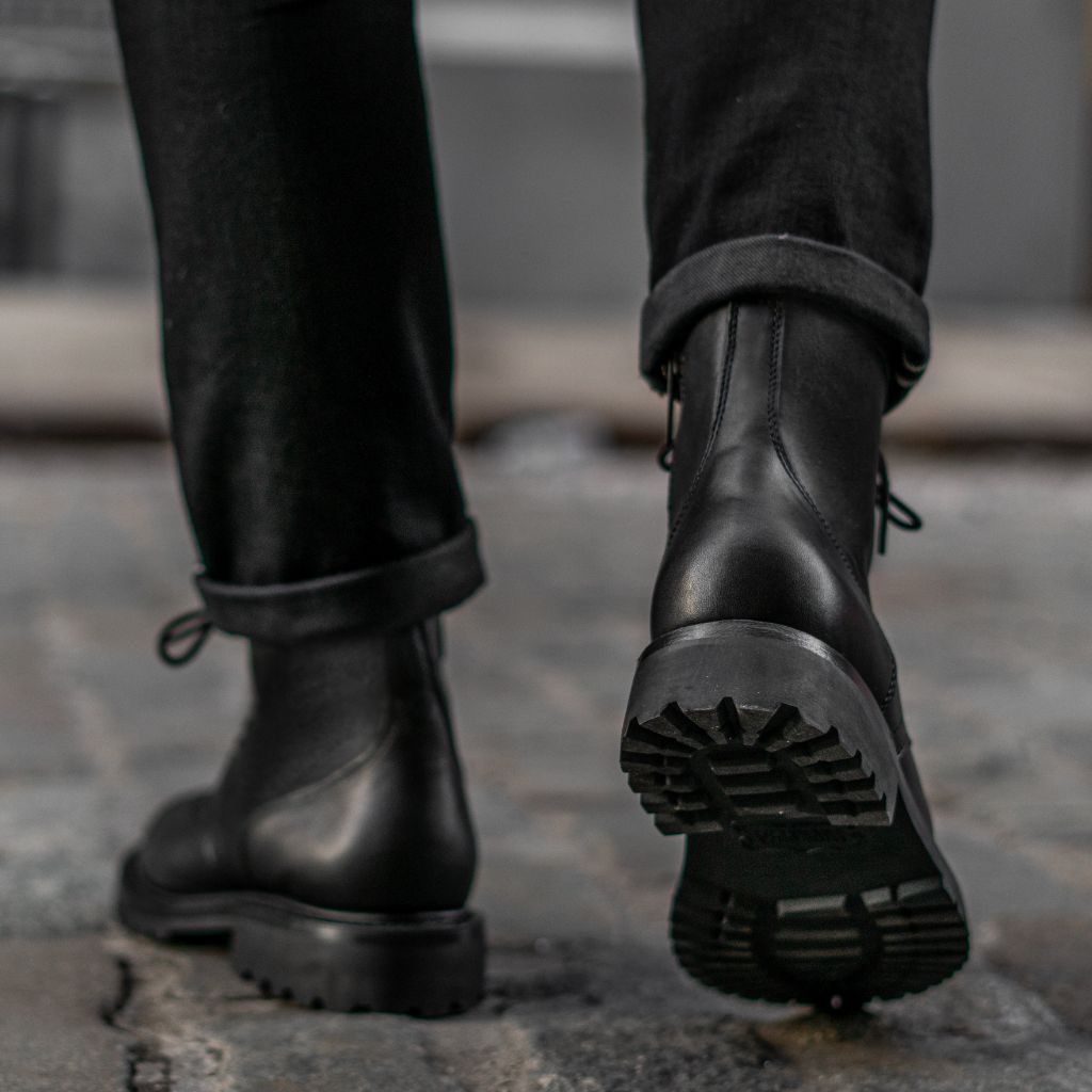 S Stomper | Black