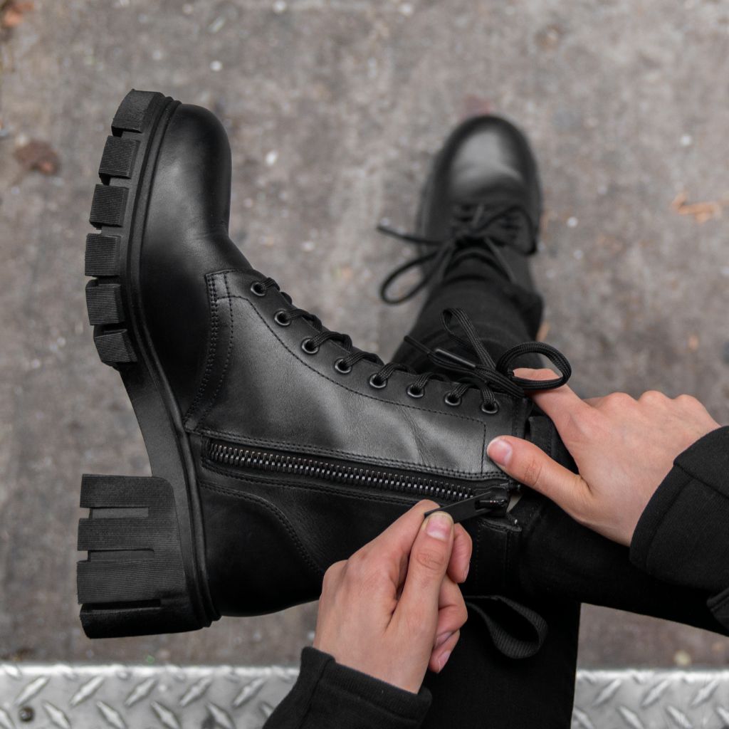 S Coda | Black