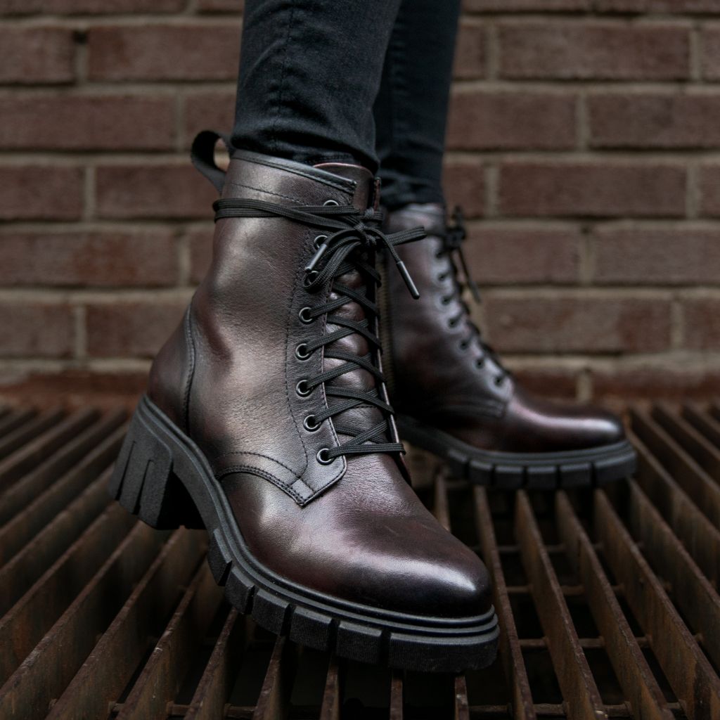 S Coda | Black Cherry