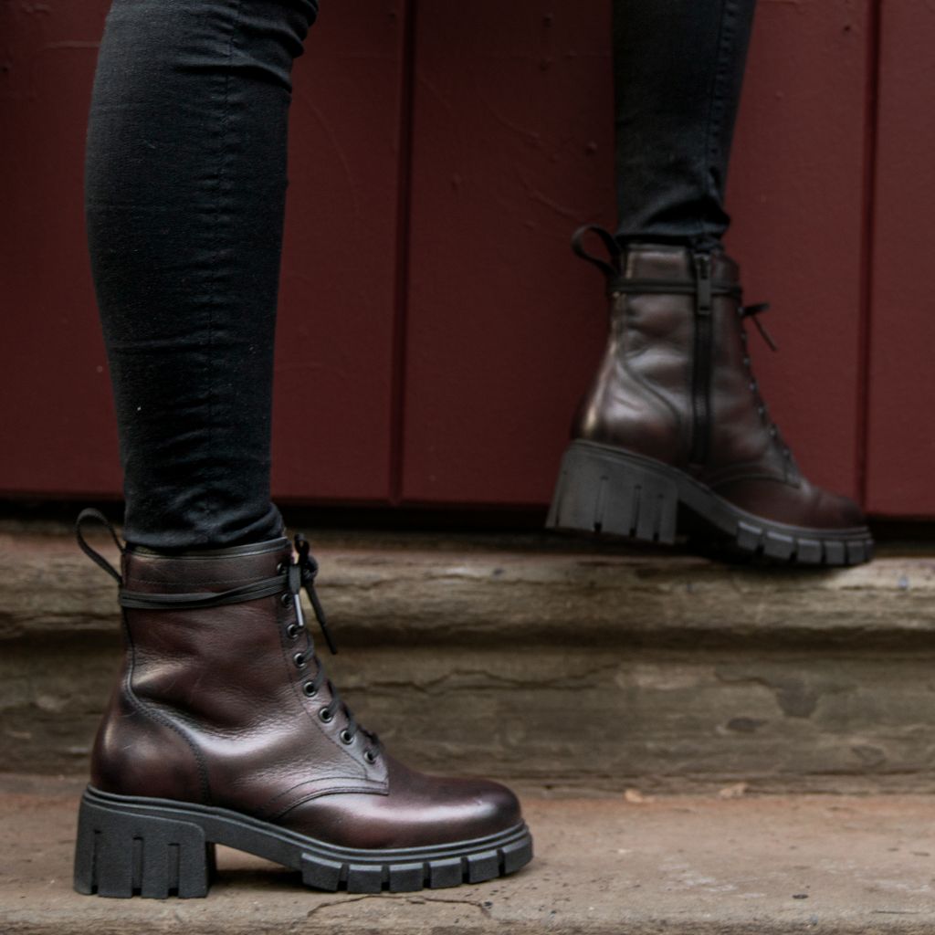 S Coda | Black Cherry