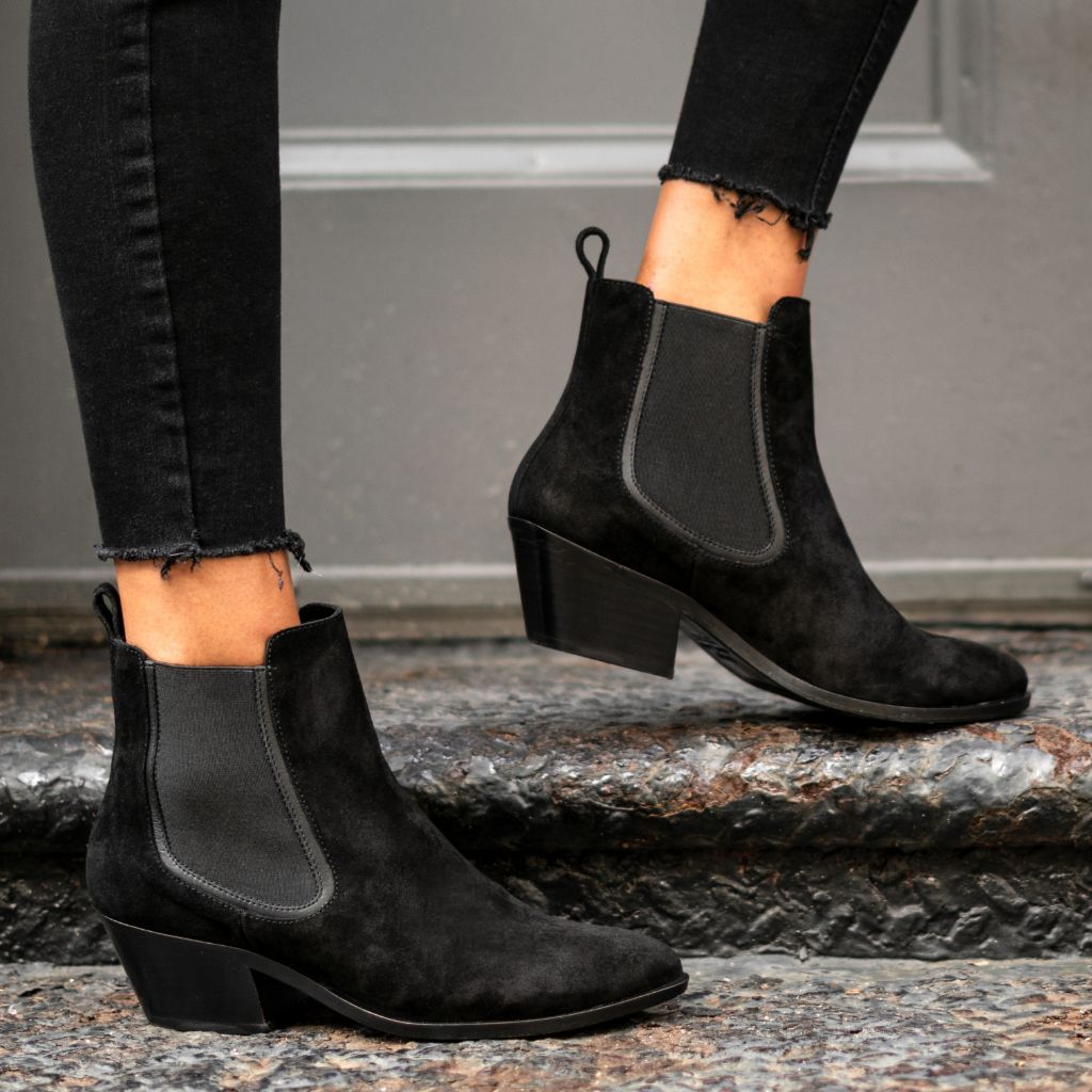 S Duchess Bootie | Black Suede