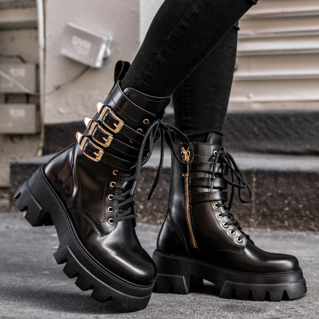 S Dynasty | Black & Gold