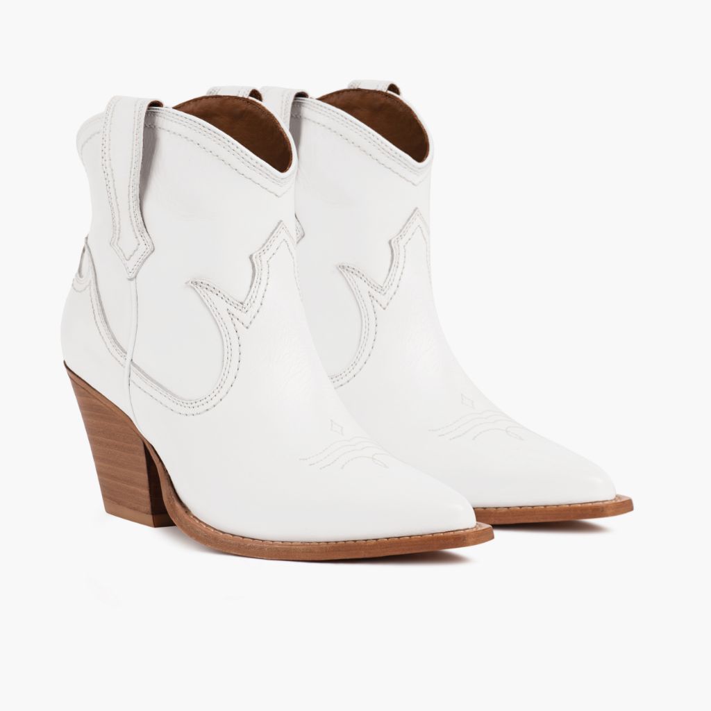 W Indio | White