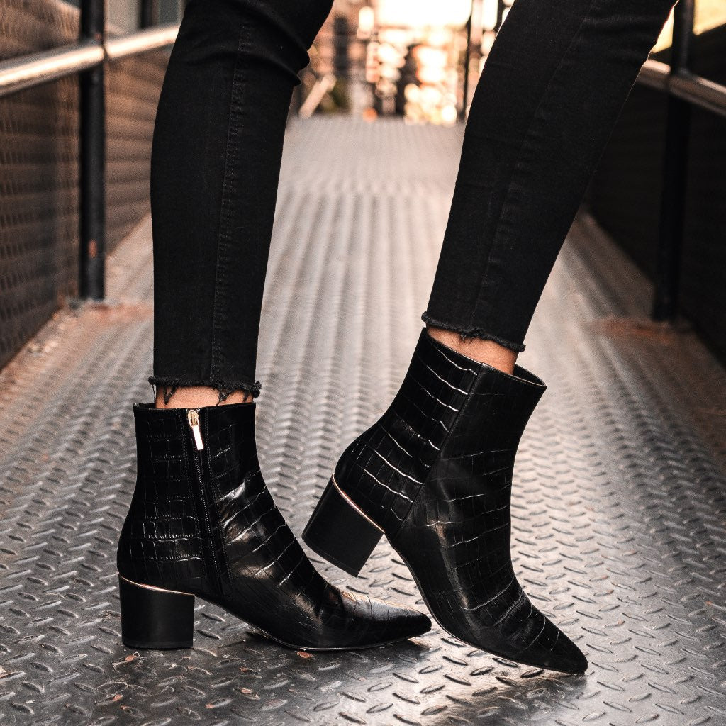 S Luna | Black Croco