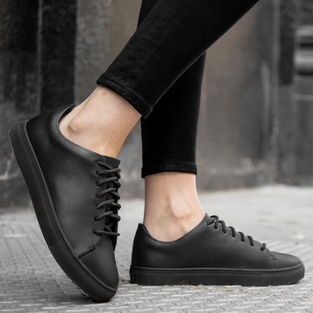S Women's Premier Low Top | Black Vachetta