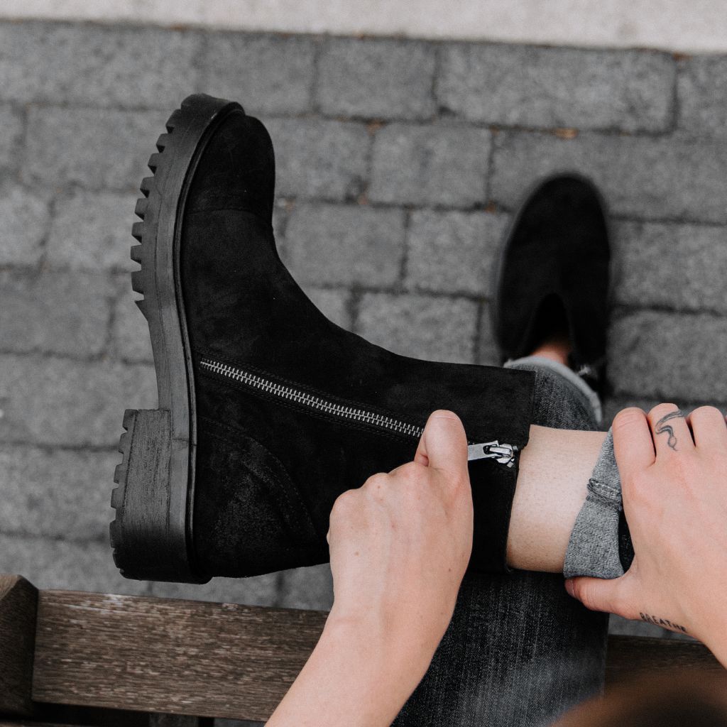 W Raider | Black