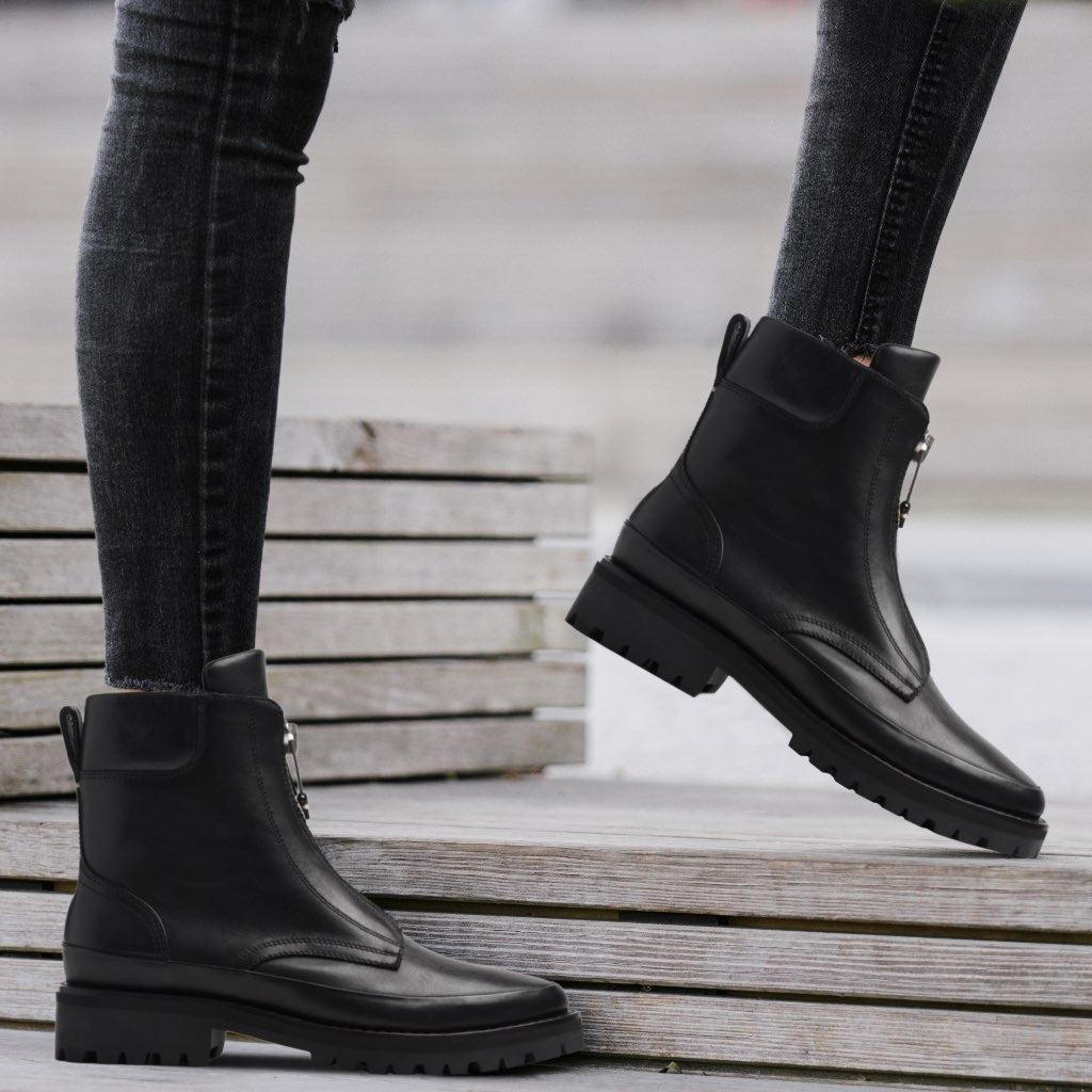 S Ryder | Black