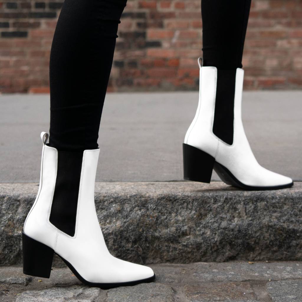 S Soho | White